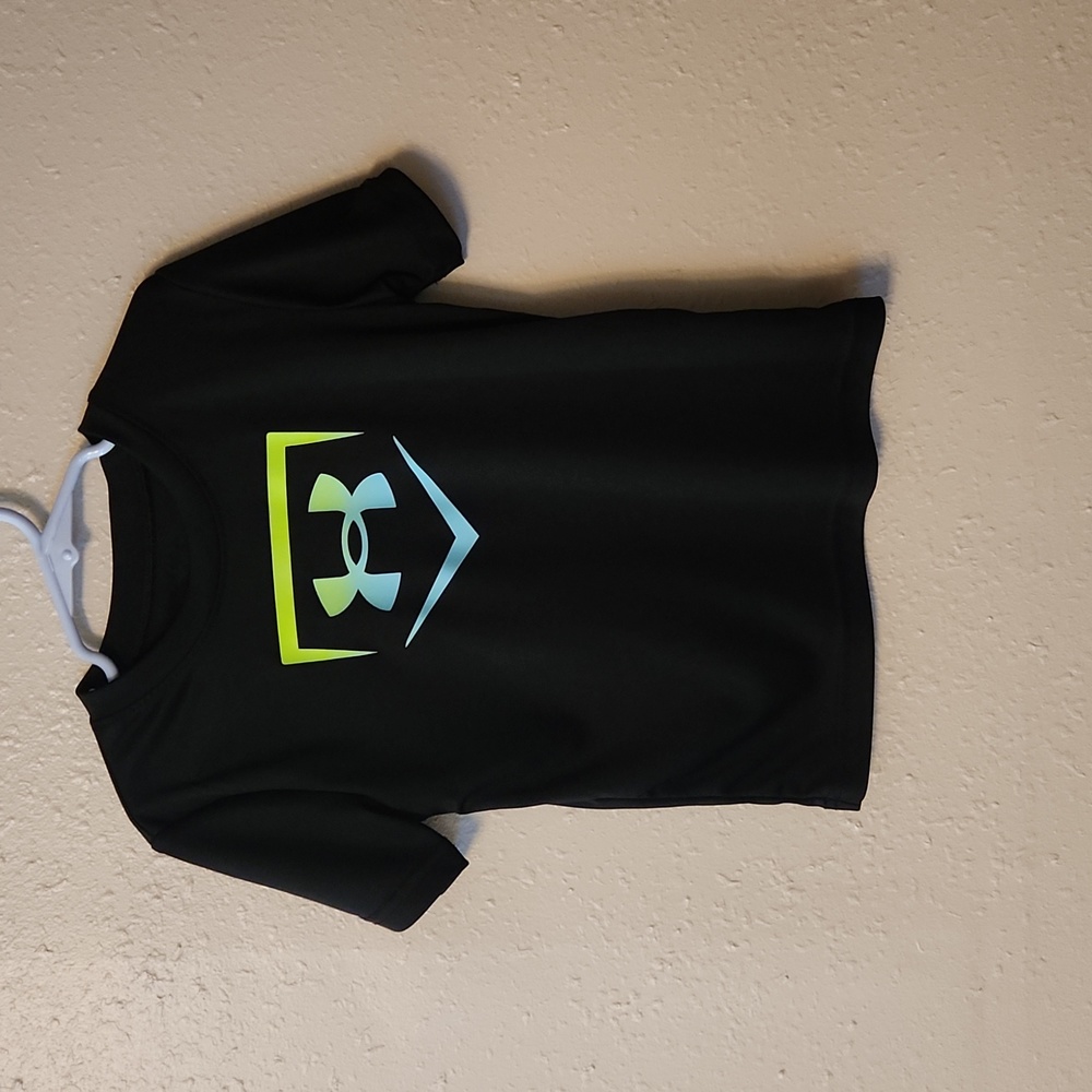 Under Armour T-shirt, size 4t